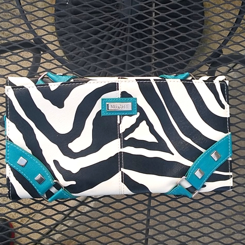 Zebra print mob wife‎ core clutch